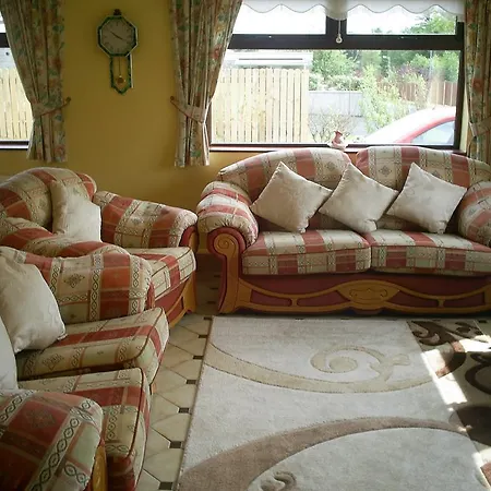 Holiday home Derry House *